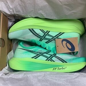 Asics Megablast. Men’s size 10. Brand new